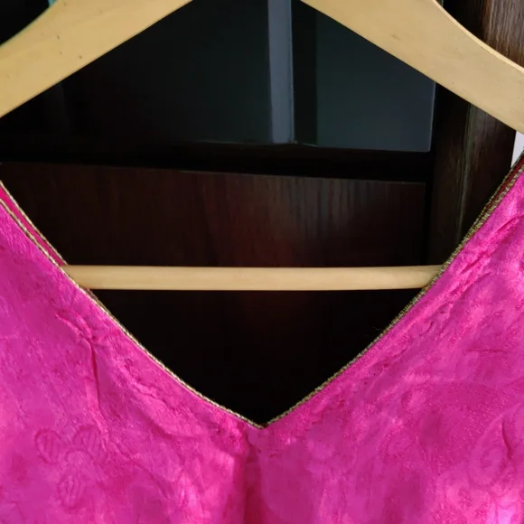 Pure Silk Suit - Picture 2 of 5